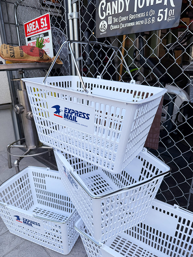 アメリカ業務用　ショッピングバスケット　（USPS/ホワイト）　単品 ■ アメリカン雑貨 アメリカ雑貨 |  | 02