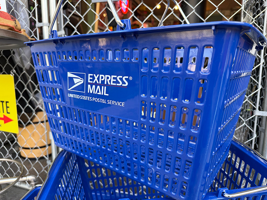 アメリカ業務用　ショッピングバスケット　（USPS/ブル−/4個セット） ■ アメリカン雑貨 アメリカ雑貨 爆買 |  | 03