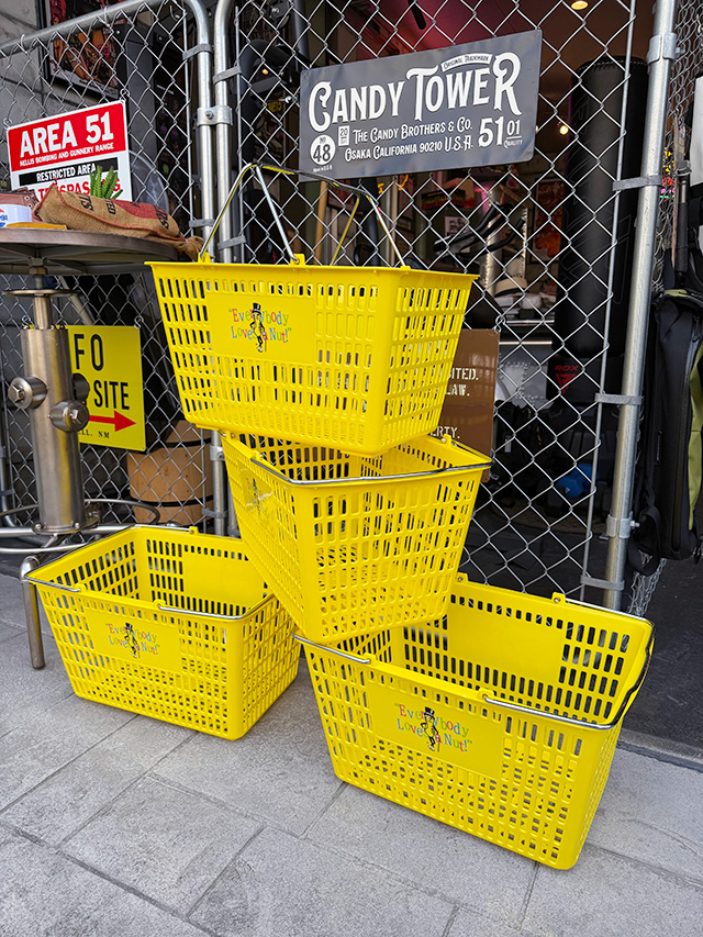 アメリカ業務用　ショッピングバスケット　（ミスターピーナッツ/イエロー）　単品 ■ アメリカン雑貨 アメリカ雑貨 |  | 04