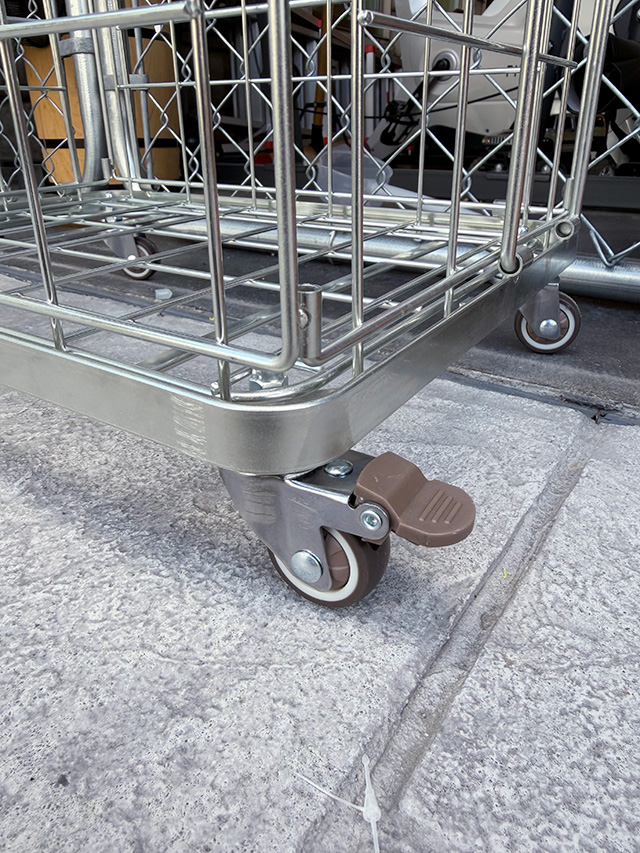 ポストジェネラル　インダストリアル　ランドリーワゴン　ジンク　大容量60L　2段　キャスター付き ■ アメリカン雑貨 アメリカ雑貨 |  | 04