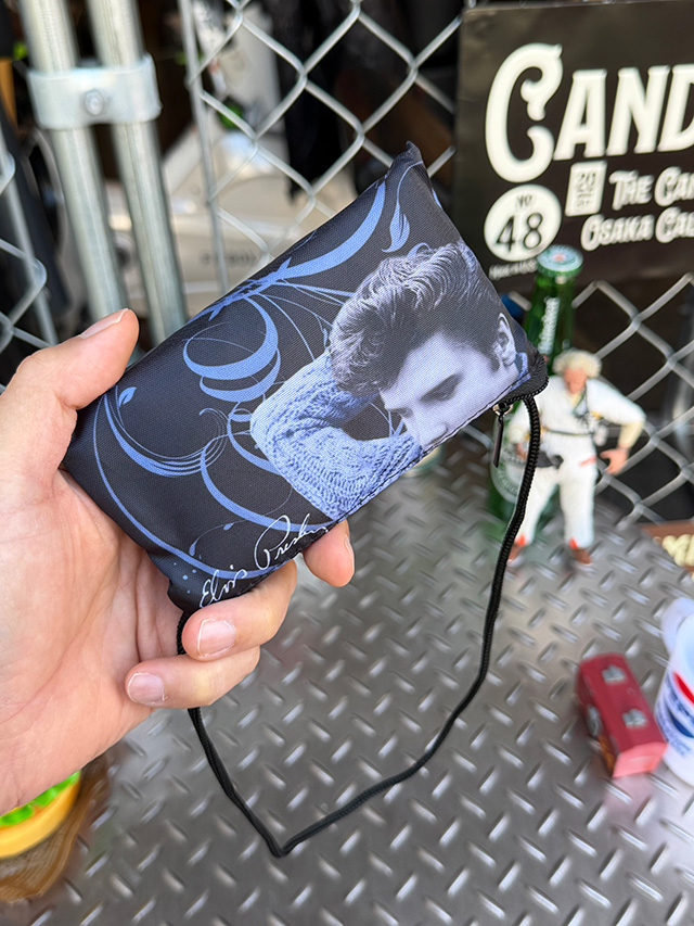 エルヴィス・プレスリー　ショッピングバッグ　収納ポーチ付き　（Blue Sweater）　公式グッズ ■ アメリカン雑貨 アメリカ雑貨 |  | 01