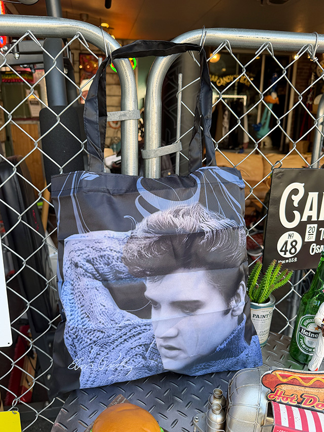 エルヴィス・プレスリー　ショッピングバッグ　収納ポーチ付き　（Blue Sweater）　公式グッズ ■ アメリカン雑貨 アメリカ雑貨 | 