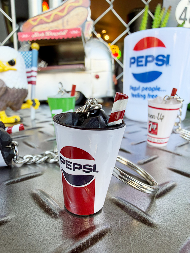 ペプシ　3Dキーホルダー　（ワンロゴ） ■ アメリカン雑貨 アメリカ雑貨 | 