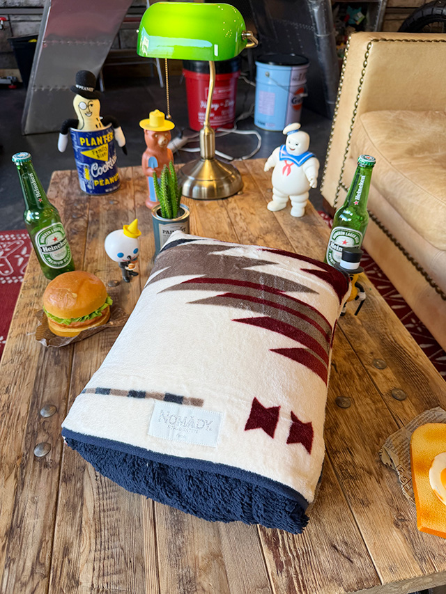 ネイティブパターン　フリースブランケット　Mサイズ　100cm×140cm　（ナチュラル） ■ アメリカン雑貨 アメリカ雑貨 |  | 05