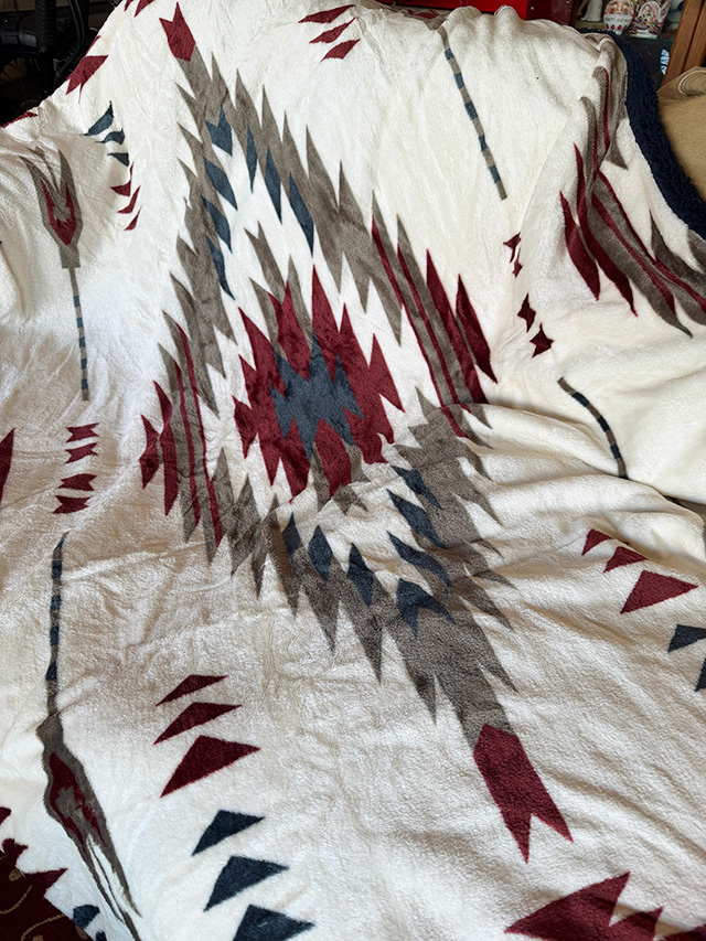 ネイティブパターン　フリースブランケット　Mサイズ　100cm×140cm　（ナチュラル） ■ アメリカン雑貨 アメリカ雑貨 |  | 01