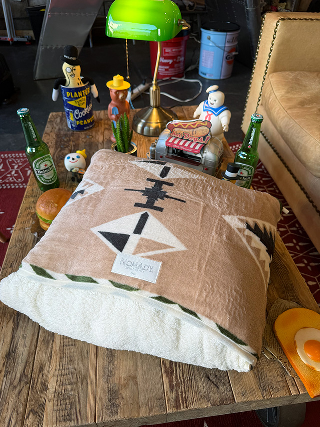 ネイティブパターン　フリースブランケット　XLサイズ　140cm×200cm　（サンド） ■ アメリカン雑貨 アメリカ雑貨 |  | 05