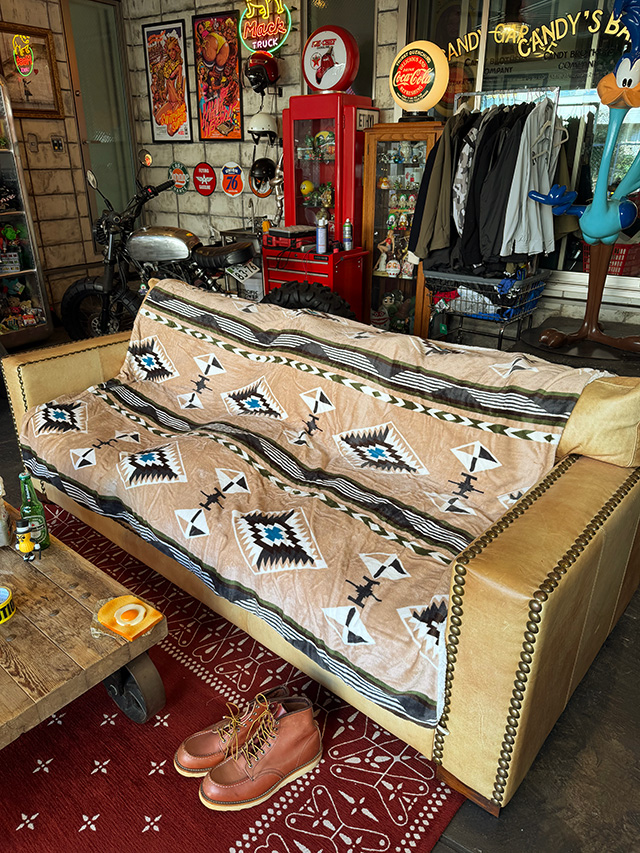 ネイティブパターン　フリースブランケット　XLサイズ　140cm×200cm　（サンド） ■ アメリカン雑貨 アメリカ雑貨 | 