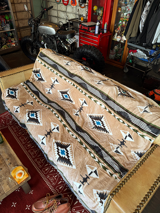 ネイティブパターン　フリースブランケット　XLサイズ　140cm×200cm　（サンド） ■ アメリカン雑貨 アメリカ雑貨 |  | 01