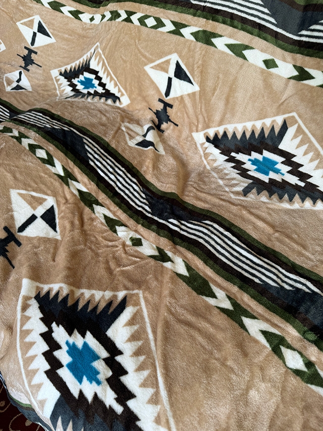 ネイティブパターン　フリースブランケット　XLサイズ　140cm×200cm　（サンド） ■ アメリカン雑貨 アメリカ雑貨 |  | 02