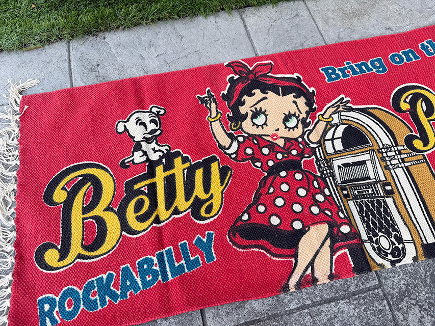 ベティ・ブープ　コットンマット　120cm　ロングサイズ　（レッド/ジュークボックス） ■ アメリカン雑貨 アメリカ雑貨 |  | 01