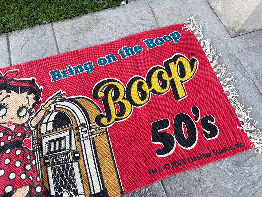 ベティ・ブープ　コットンマット　120cm　ロングサイズ　（レッド/ジュークボックス） ■ アメリカン雑貨 アメリカ雑貨 |  | 02