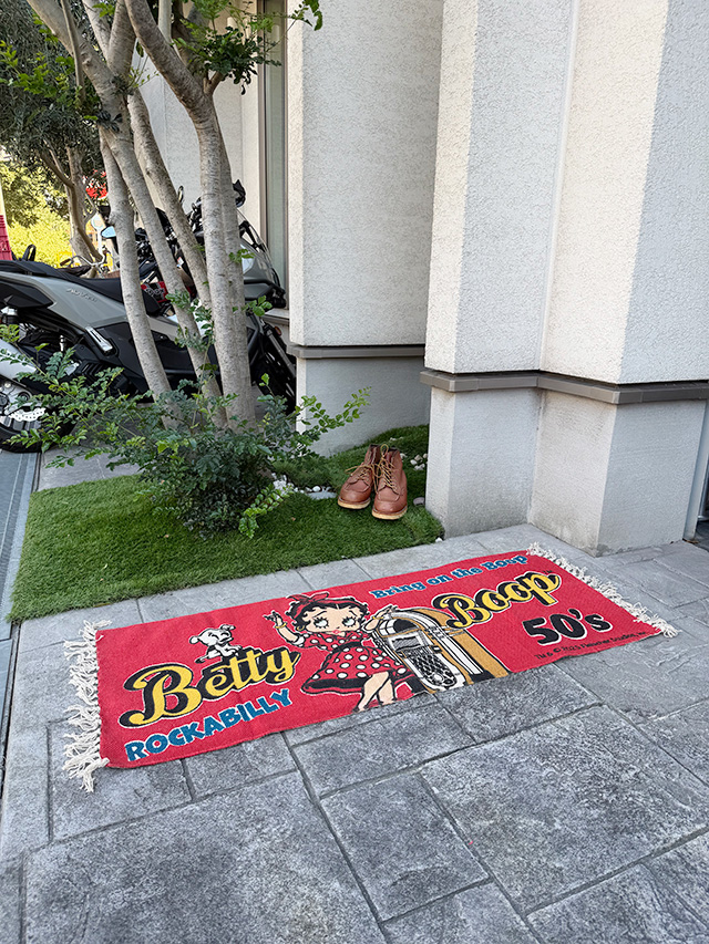 ベティ・ブープ　コットンマット　120cm　ロングサイズ　（レッド/ジュークボックス） ■ アメリカン雑貨 アメリカ雑貨 |  | 05