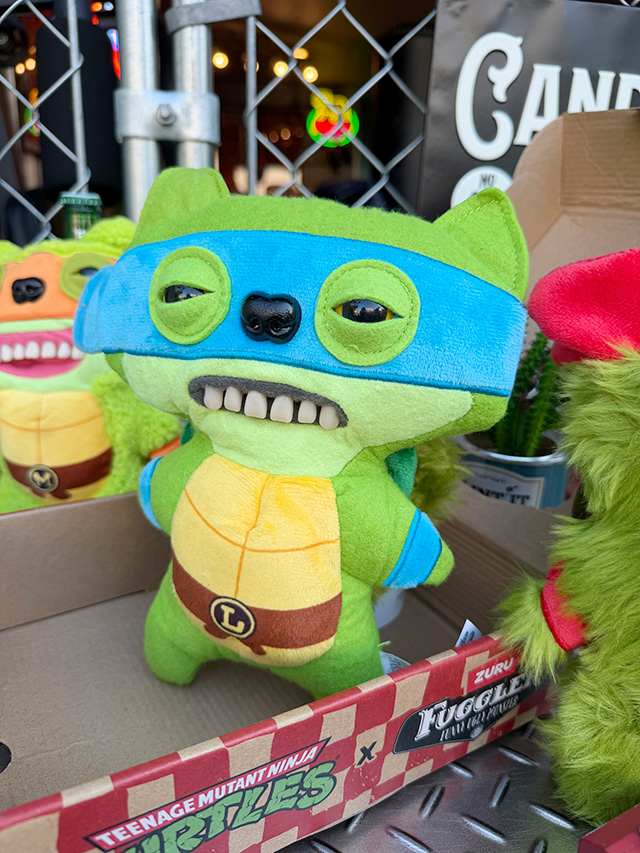 ファグラー × タートルズ （レオナルド） 海外で話題のキモくて