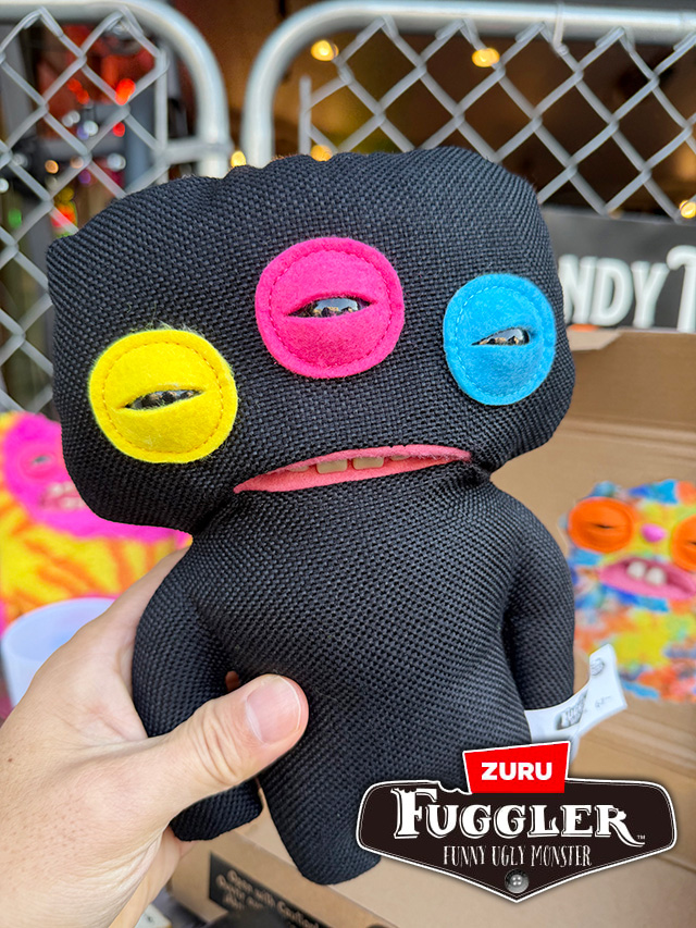 海外SNSで話題 キモくてかわいいモンスター FUGGLER ファグラー