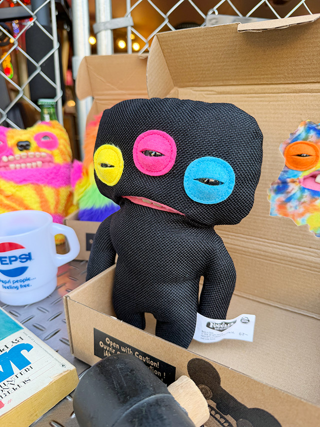 海外SNSで話題 キモくてかわいいモンスター FUGGLER ファグラー