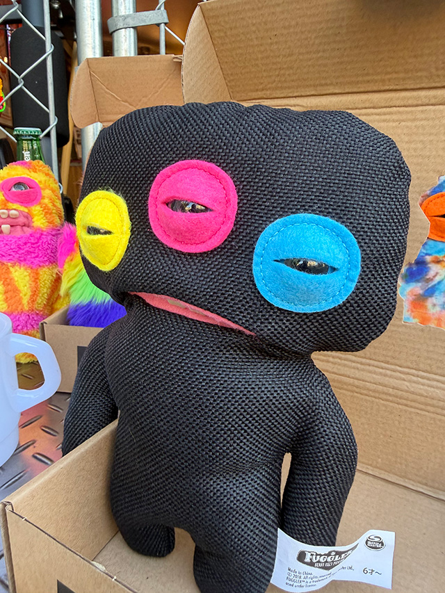 海外SNSで話題 キモくてかわいいモンスター FUGGLER ファグラー