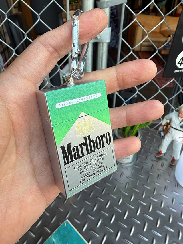 マルボロ メンソール 携帯灰皿 カラビナ付き □ アメリカン雑貨