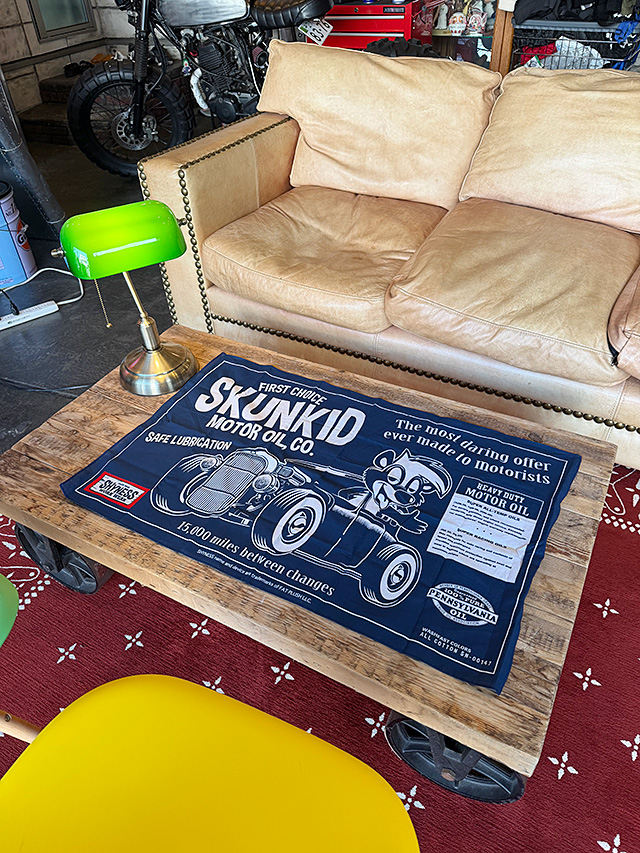 シャイネス スカンキッド フリークロス 86cm×53cm □ アメリカン雑貨