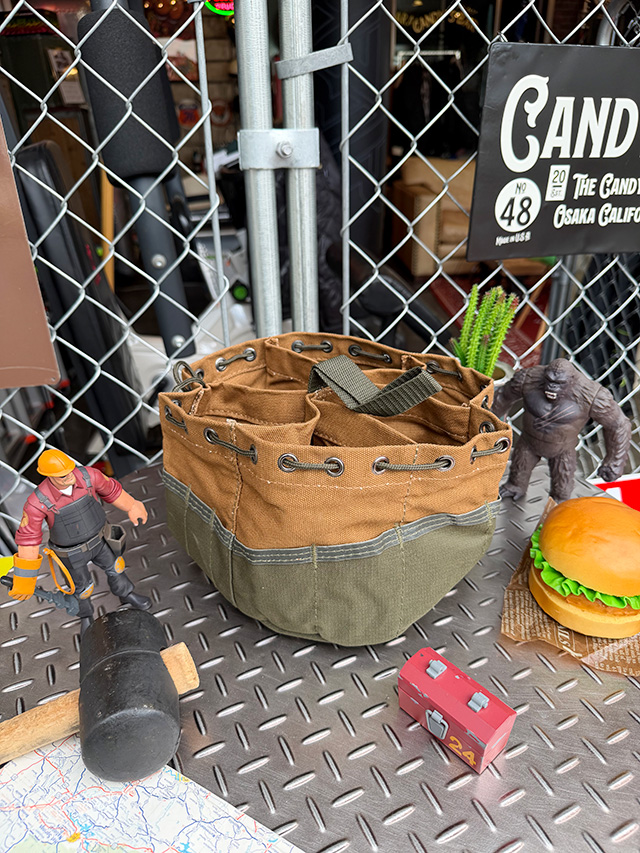 パラシュートバッグ　19ポケット　道具入れ　ツールバッグ　5ガロンバケツ対応　※バケツは別売です ■ アメリカン雑貨 アメリカ雑貨 |  | 05