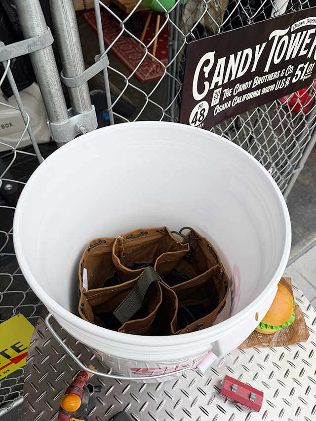 パラシュートバッグ　19ポケット　道具入れ　ツールバッグ　5ガロンバケツ対応　※バケツは別売です ■ アメリカン雑貨 アメリカ雑貨 |  | 06