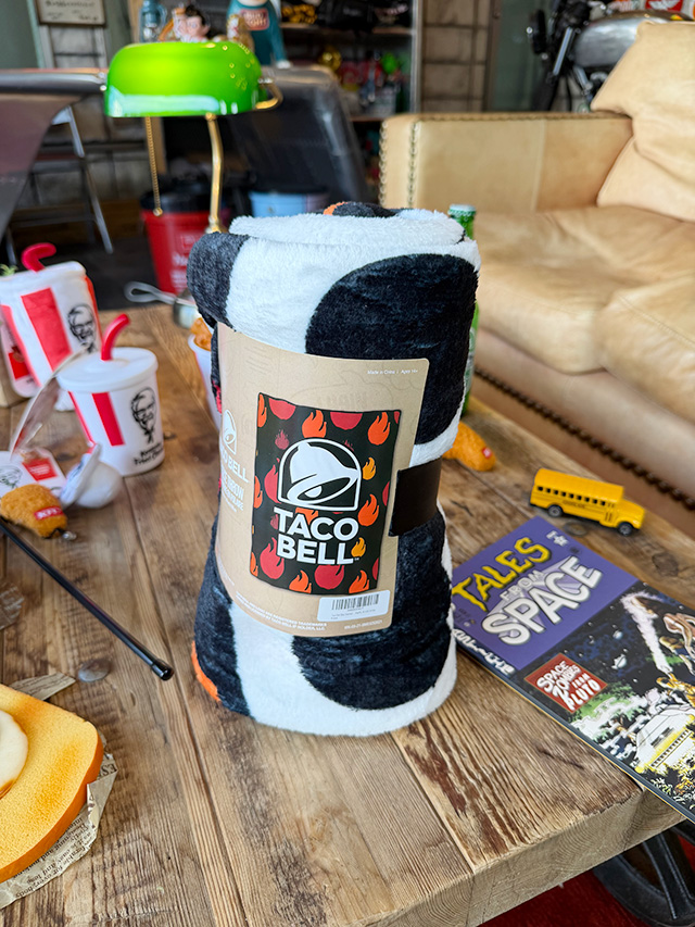 タコベル　フリースブランケット　152cm×114cm ■ アメリカン雑貨 アメリカ雑貨 |  | 03