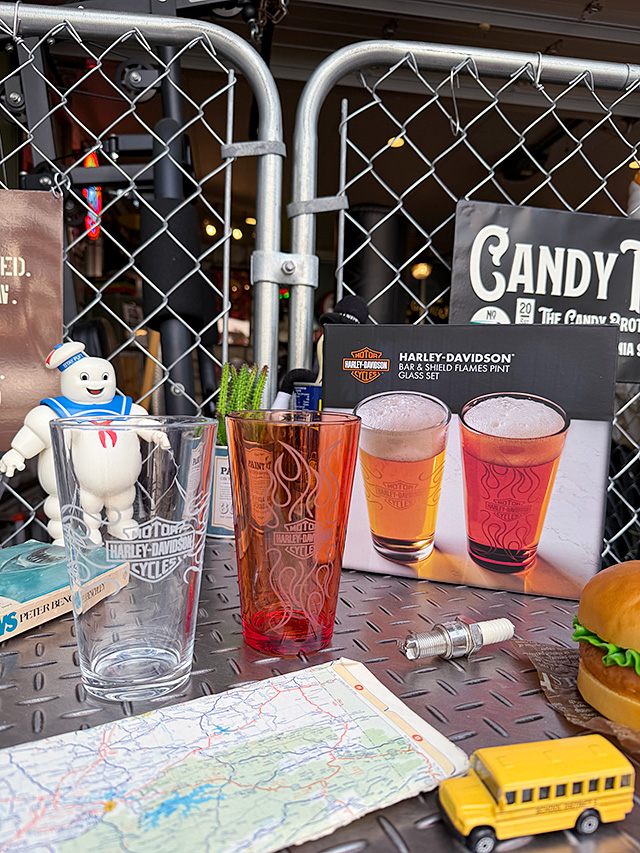 ハーレーダビッドソン　バー＆シールド　フレイムス　パイント　グラスセット ■ アメリカン雑貨 アメリカ雑貨 | Harley Davidson