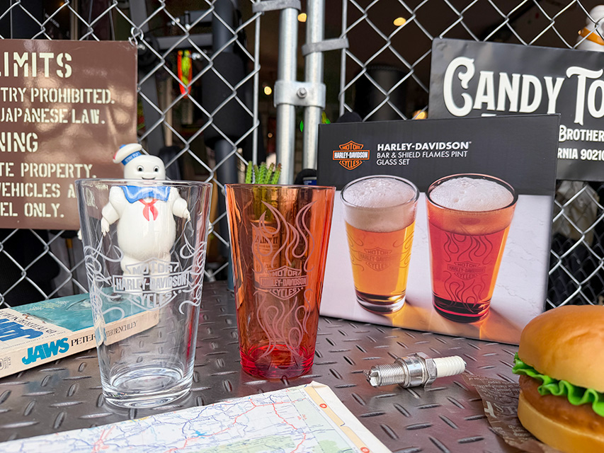 ハーレーダビッドソン　バー＆シールド　フレイムス　パイント　グラスセット ■ アメリカン雑貨 アメリカ雑貨 | Harley Davidson | 01