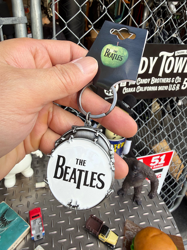ビートルズ　ドラムロゴ　オフィシャル　メタルキーホルダー　（TYPE2） ■ アメリカン雑貨 アメリカ雑貨 | 