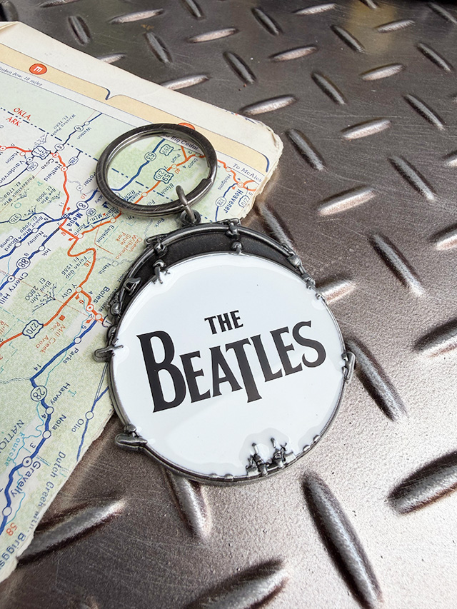 ビートルズ　ドラムロゴ　オフィシャル　メタルキーホルダー　（TYPE2） ■ アメリカン雑貨 アメリカ雑貨 |  | 01