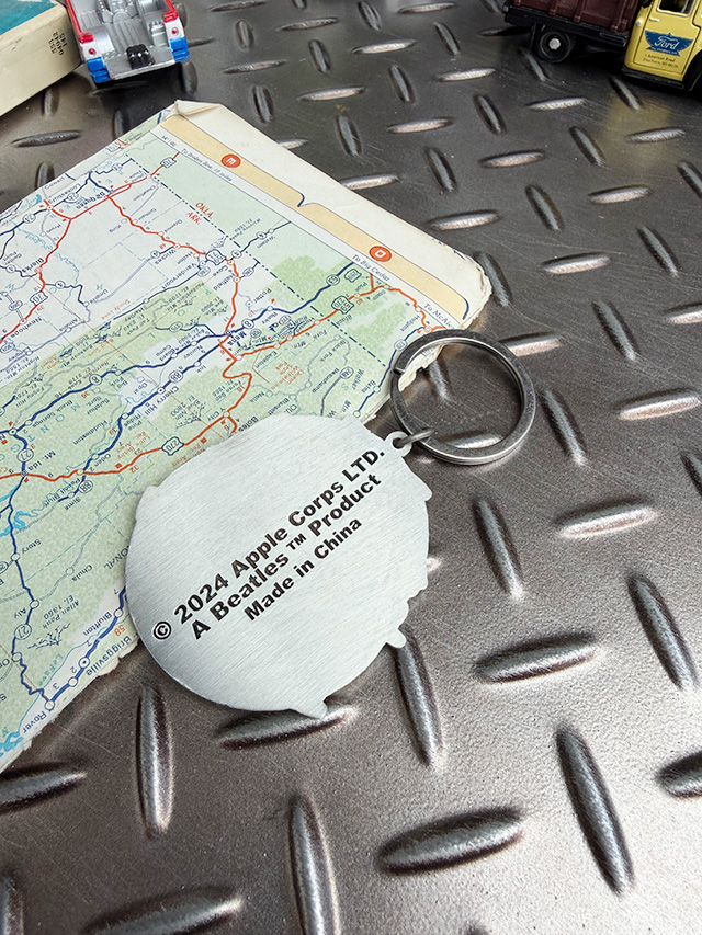 ビートルズ　ドラムロゴ　オフィシャル　メタルキーホルダー　（TYPE2） ■ アメリカン雑貨 アメリカ雑貨 |  | 02