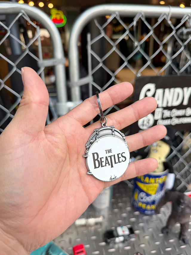 ビートルズ　ドラムロゴ　オフィシャル　メタルキーホルダー　（TYPE2） ■ アメリカン雑貨 アメリカ雑貨 |  | 03