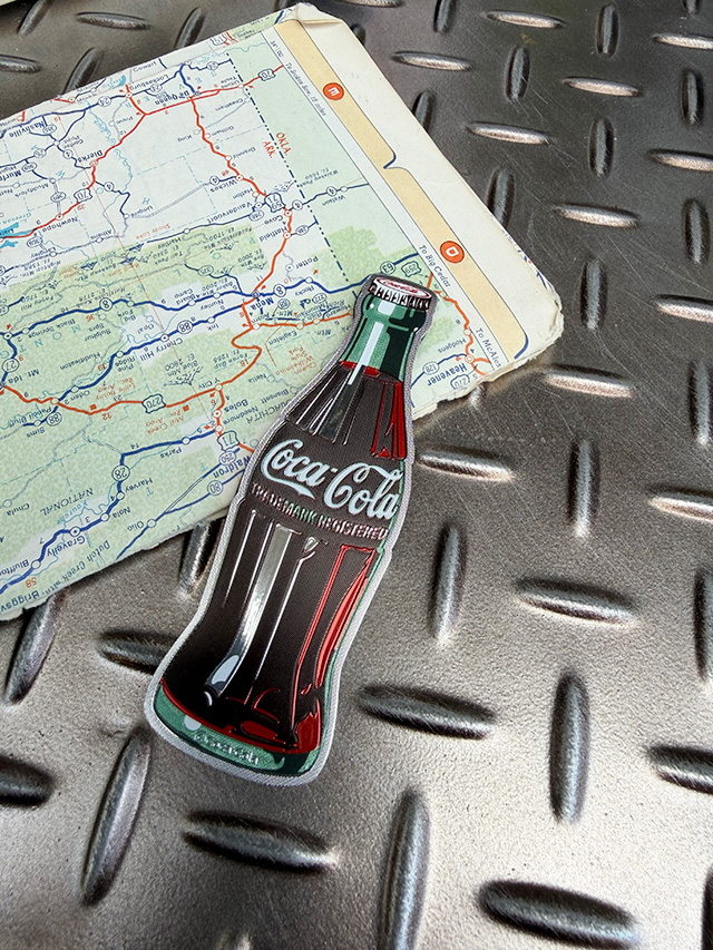 コカ・コーラ　オールドアドバタイジング　マグネット　（コンツアーボトル） ■ アメリカン雑貨 アメリカ雑貨 | Coca Cola | 02
