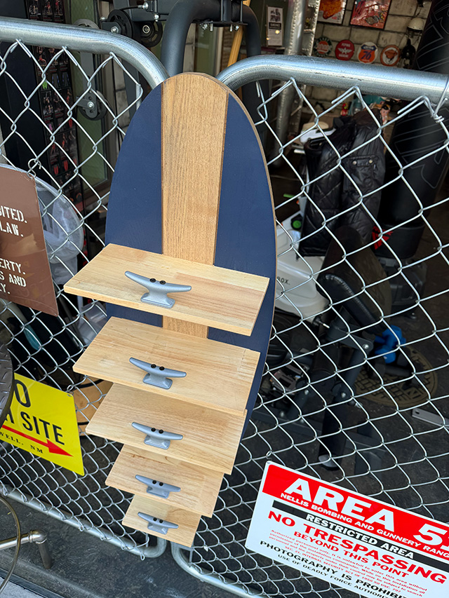 サーフボード型　ディスプレイラック ■ アメリカン雑貨 アメリカ雑貨 |  | 08