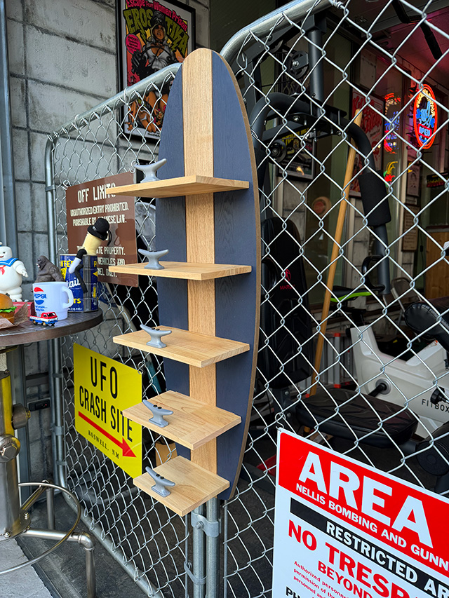 サーフボード型　ディスプレイラック ■ アメリカン雑貨 アメリカ雑貨 |  | 09