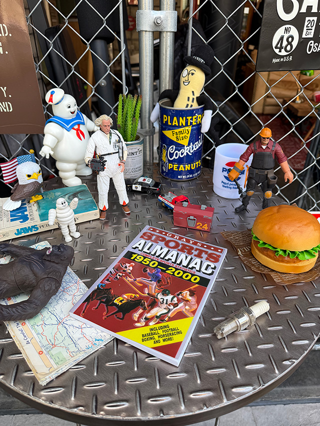 映画　バック・トゥ・ザ・フューチャー　スポーツ年鑑　ノートブック　リアルサイズ　罫線入りノート ■ アメリカン雑貨 アメリカ雑貨 |  | 05