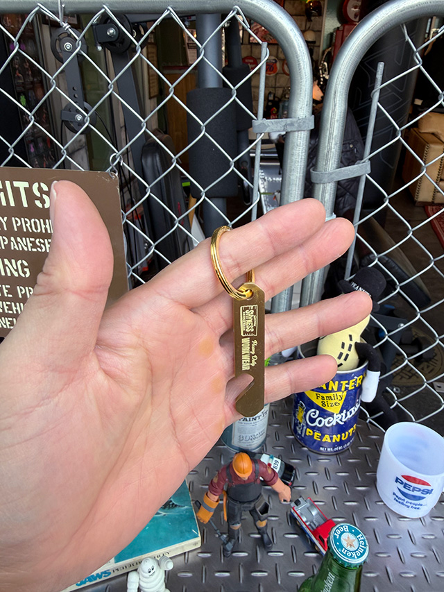 シャイネス　ボトルオープナー　ブラス　キーホルダー ■ アメリカン雑貨 アメリカ雑貨  爆買 |  | 03