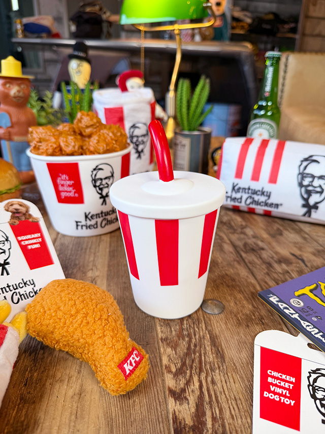 KFC ケンタッキーフライドチキン ソフビ （ドリンク） 単品 犬用