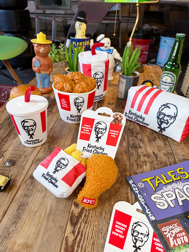 KFC　ケンタッキーフライドチキン　ぬいぐるみ　（フライドチキン＆ポテト）　単品　犬用オモチャ　ドッグトイ |  | 03