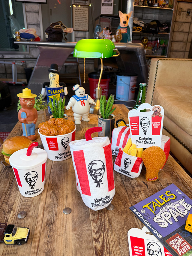 KFC　ケンタッキーフライドチキン　ぬいぐるみ　（ドリンク）　単品　犬用オモチャ　ドッグトイ ■ アメリカン雑貨 アメリカ雑貨 |  | 02
