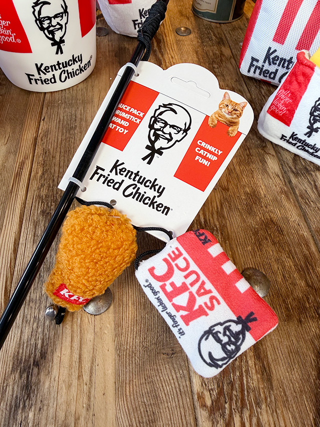 KFC　ケンタッキーフライドチキン　猫じゃらし　（フライドチキン）　ペット用オモチャ　キャットトイ ■ アメリカン雑貨 アメリカ雑貨 |  | 01