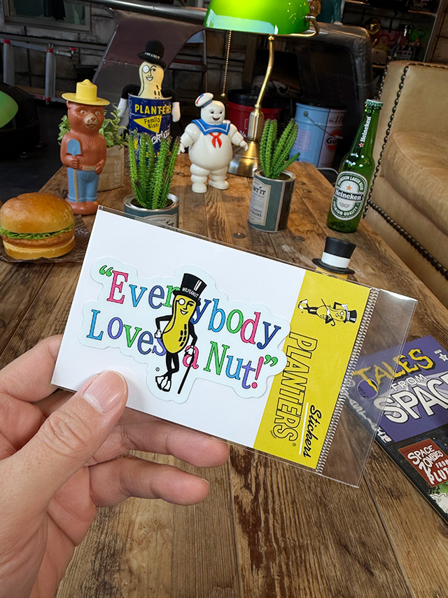 ミスターピーナッツ　オフィシャル　ステッカー　（EVERYBODY LOVES A NUT!） ■ アメリカン雑貨 アメリカ雑貨 |  | 02