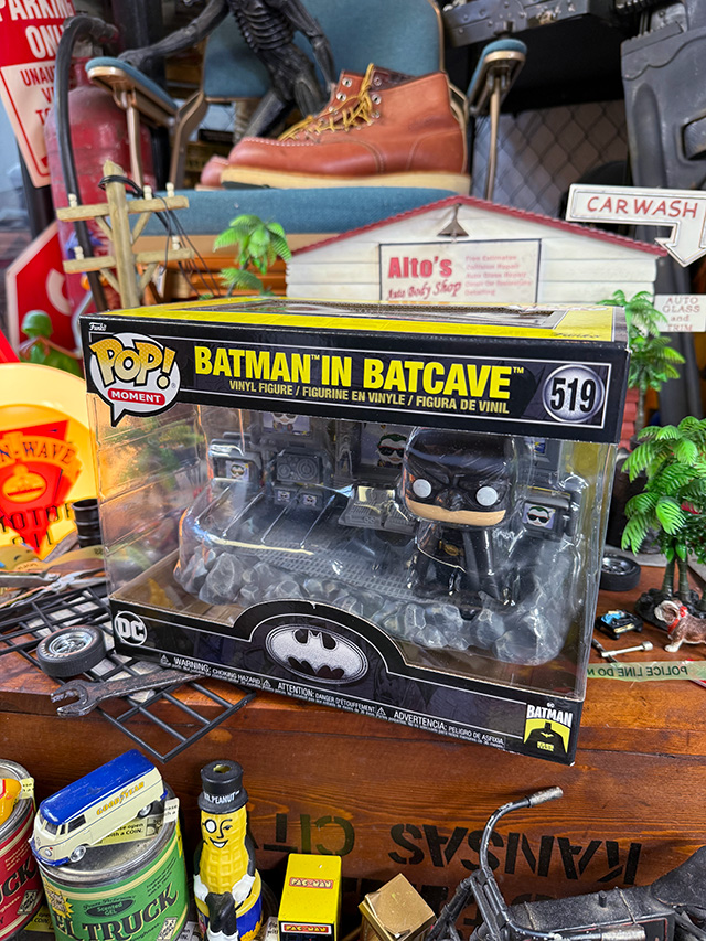ファンコポップ バットマン＆バットケイブ フィギュア Funko POP