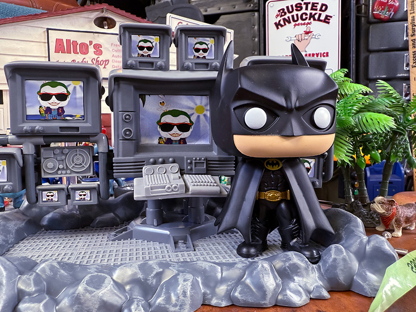 ファンコポップ バットマン＆バットケイブ フィギュア Funko POP