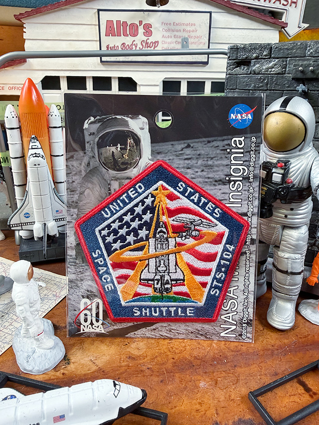 NASA　オフィシャル　ワッペン　（スペースシャトル/STS-104） ■ アメリカン雑貨 アメリカ雑貨  爆買 | 