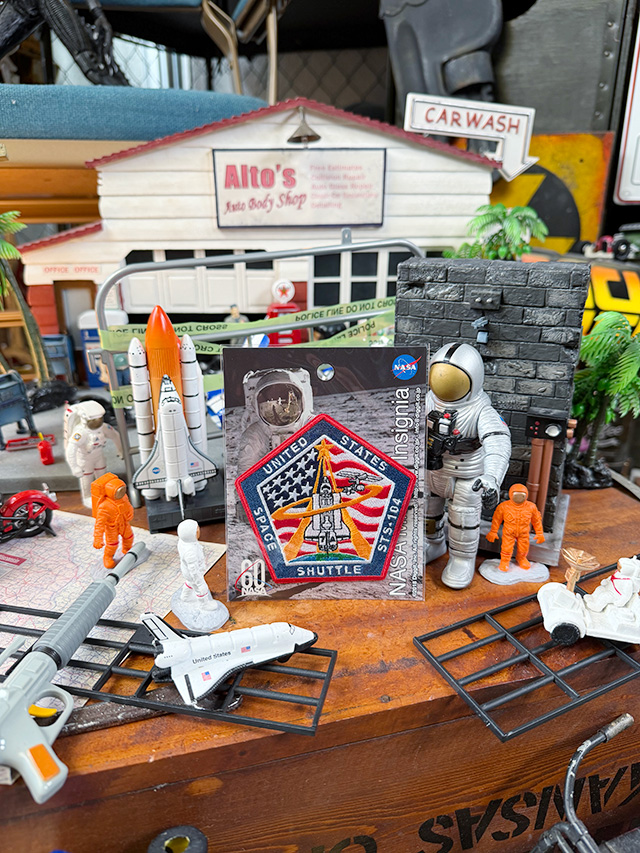 NASA　オフィシャル　ワッペン　（スペースシャトル/STS-104） ■ アメリカン雑貨 アメリカ雑貨  爆買 |  | 01