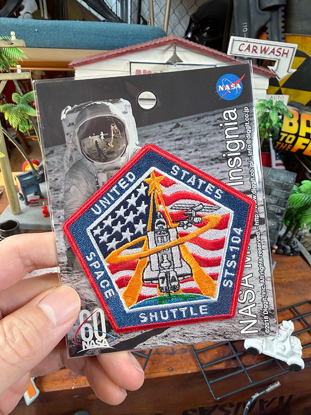 NASA　オフィシャル　ワッペン　（スペースシャトル/STS-104） ■ アメリカン雑貨 アメリカ雑貨  爆買 |  | 02