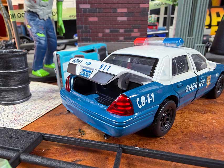 Jada　海外ドラマ　ウォーキングデッド　リック・グライムズ　フォード　クラウン　ヴィクトリア　ポリスカー　ダイキャストミニカー　1/32 |  | 06