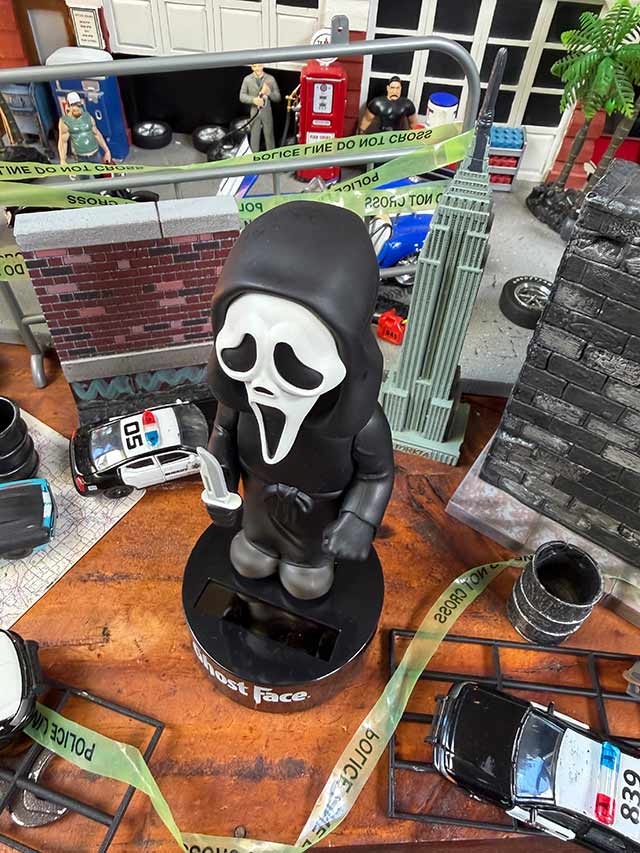 NECA　映画　スクリーム　ゴーストフェイス　ボディノッカー　ソーラーパワーでゆらゆら揺れる ■ アメリカン雑貨 アメリカ雑貨 |  | 02