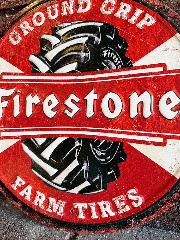 ファイアストン　ラウンド型　エンボス　ティンサイン　（FARM TIRES）　ブリキ看板 ■ アメリカン雑貨 アメリカ雑貨 |  | 01