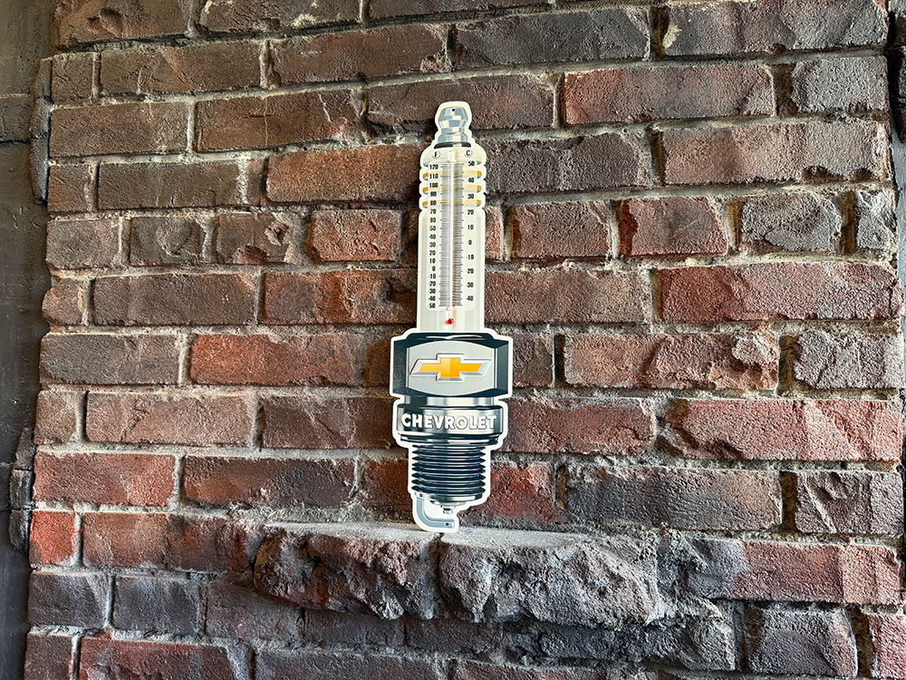 シボレー　スパークプラグ型　サーモメーター　温度計　ブリキ看板　MADE IN U.S.A. ■ アメリカン雑貨 アメリカ雑貨 |  | 03